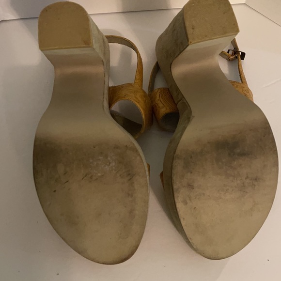Light tan platform sandals size 10 - Picture 4 of 4